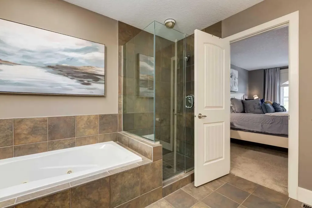 2421 1 Avenue NW Calgary AB T2N 0C1
