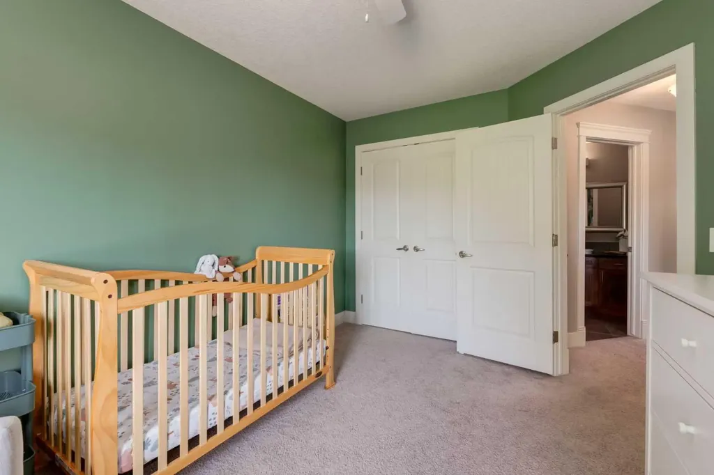 2421 1 Avenue NW Calgary AB T2N 0C1