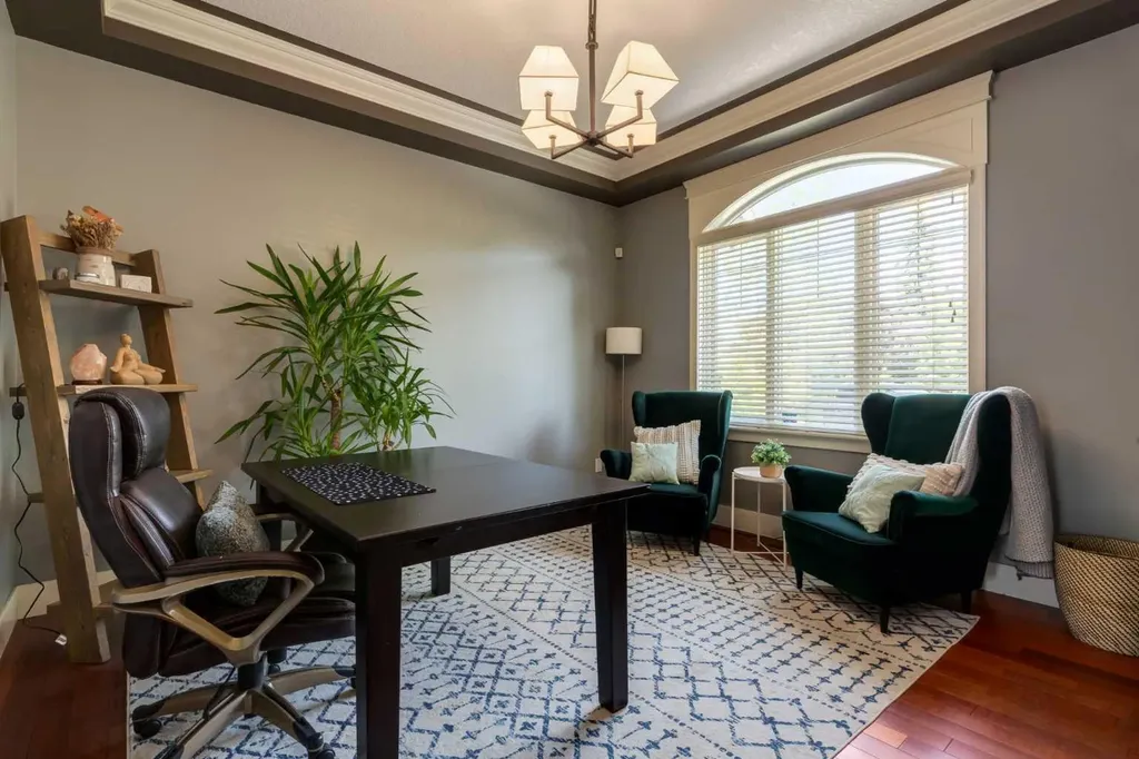 2421 1 Avenue NW Calgary AB T2N 0C1