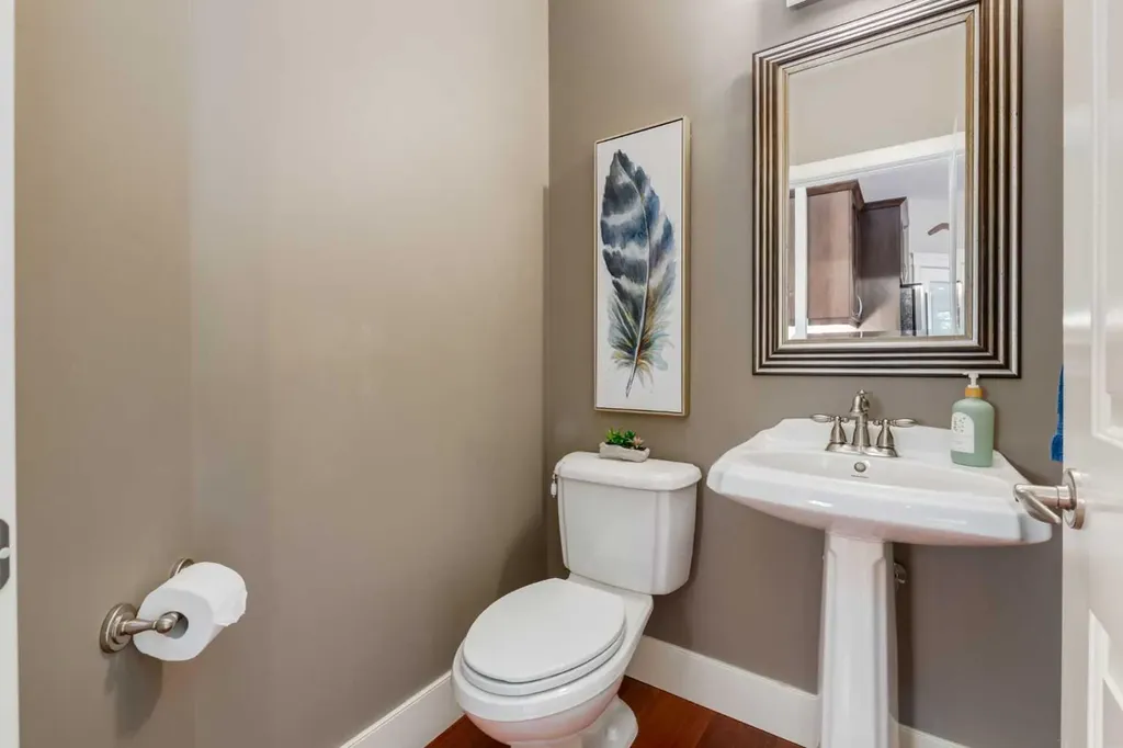 2421 1 Avenue NW Calgary AB T2N 0C1