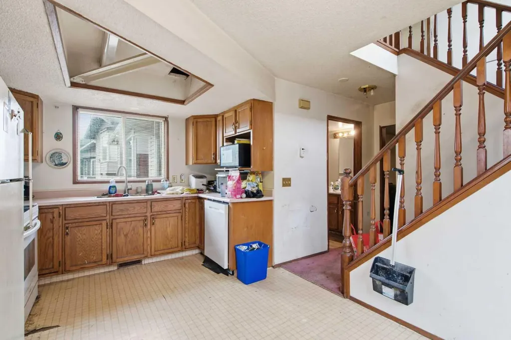 5 Martingrove Court NE Calgary AB T3J 2S3