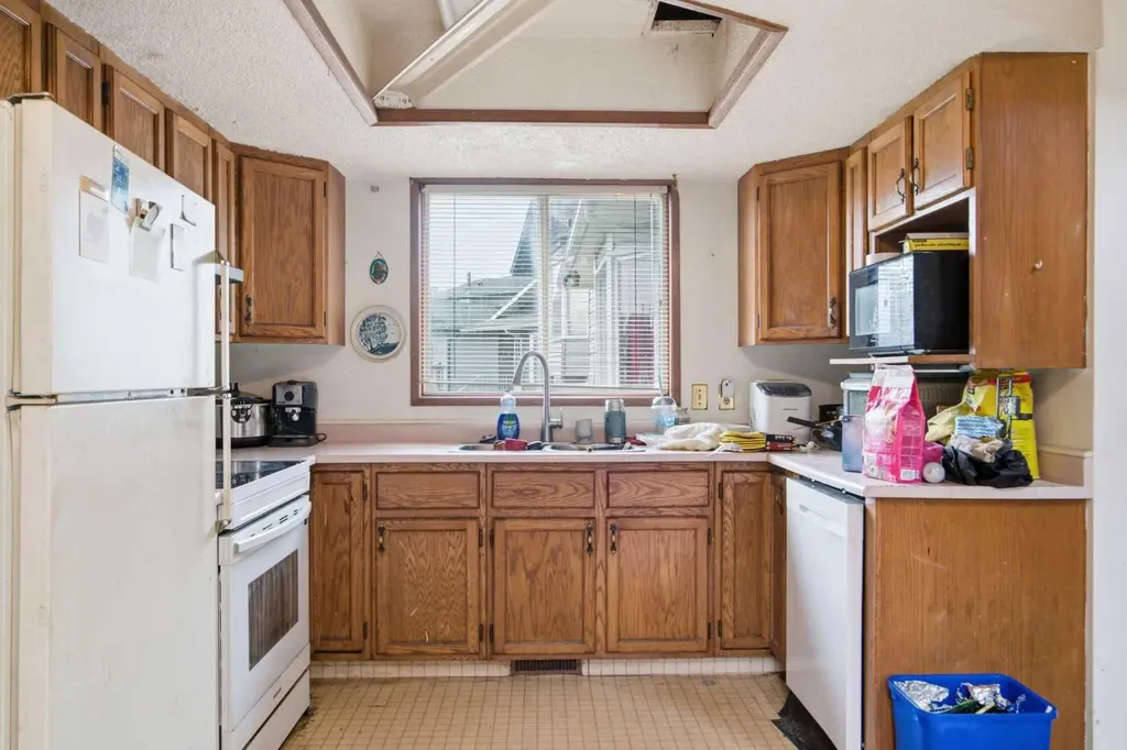 5 Martingrove Court NE Calgary AB T3J 2S3
