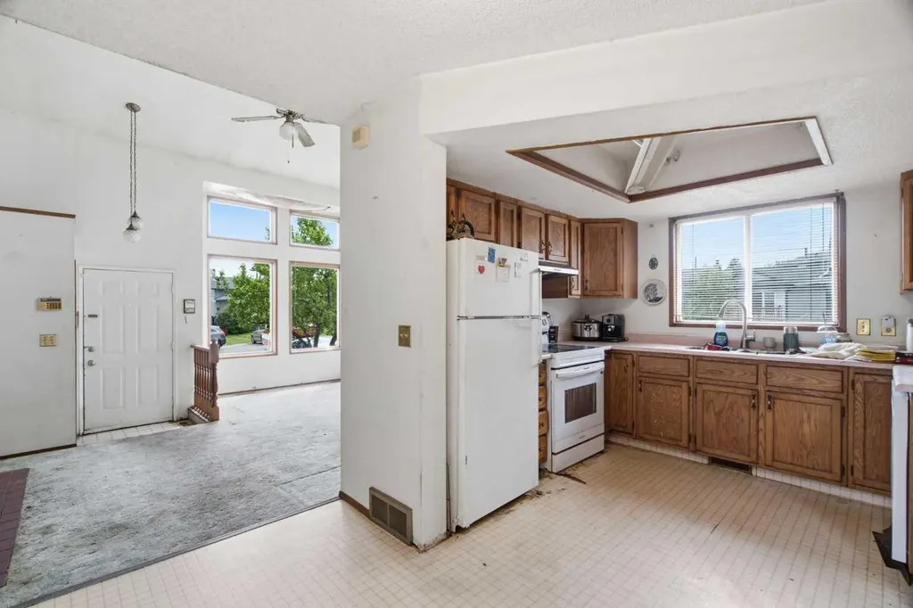 5 Martingrove Court NE Calgary AB T3J 2S3