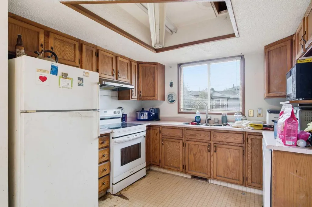 5 Martingrove Court NE Calgary AB T3J 2S3