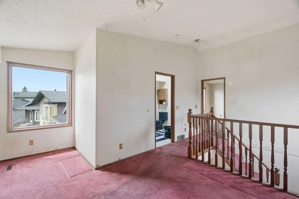 5 Martingrove Court NE Calgary AB T3J 2S3