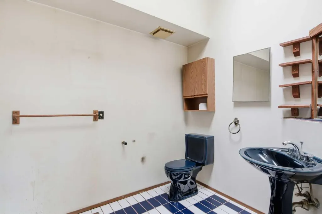 5 Martingrove Court NE Calgary AB T3J 2S3
