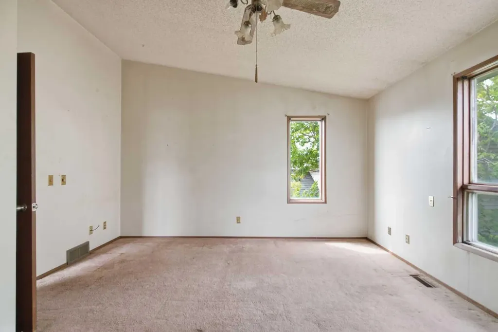 5 Martingrove Court NE Calgary AB T3J 2S3