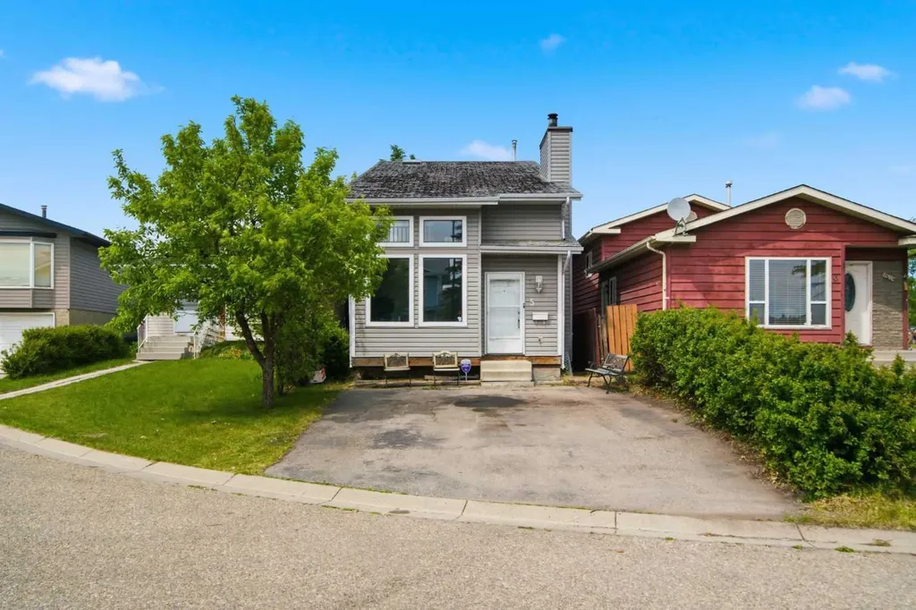 5 Martingrove Court NE Calgary AB T3J 2S3