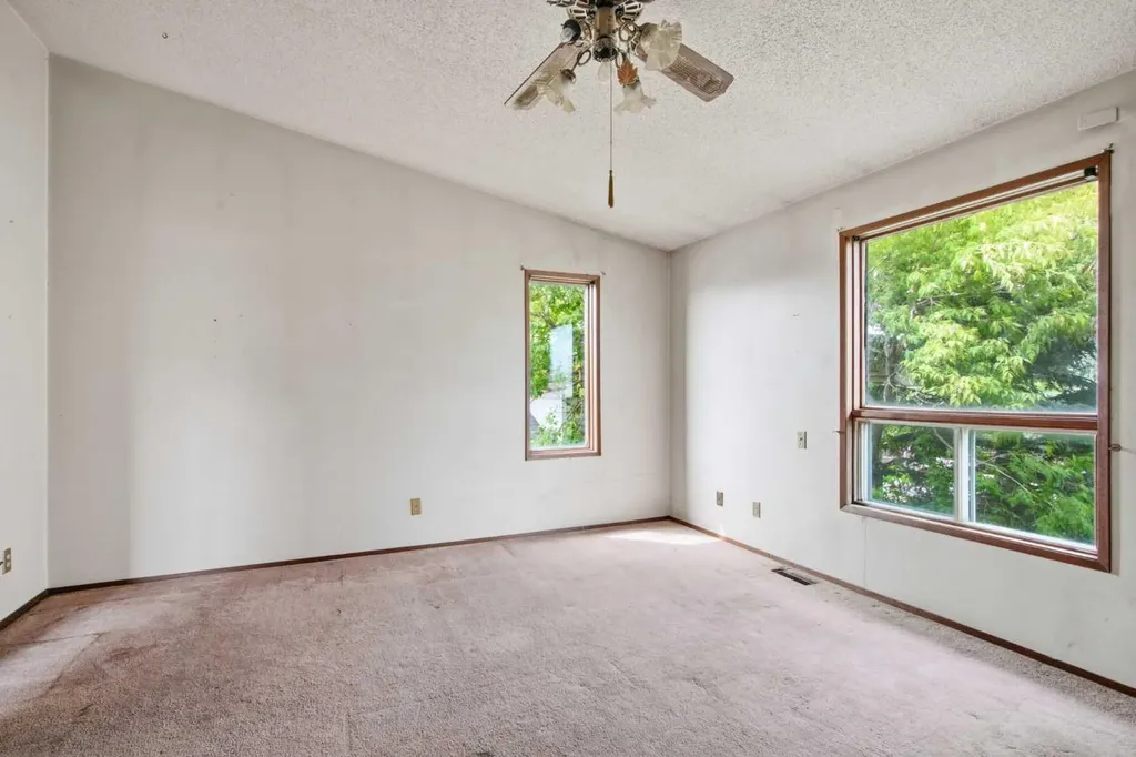 5 Martingrove Court NE Calgary AB T3J 2S3