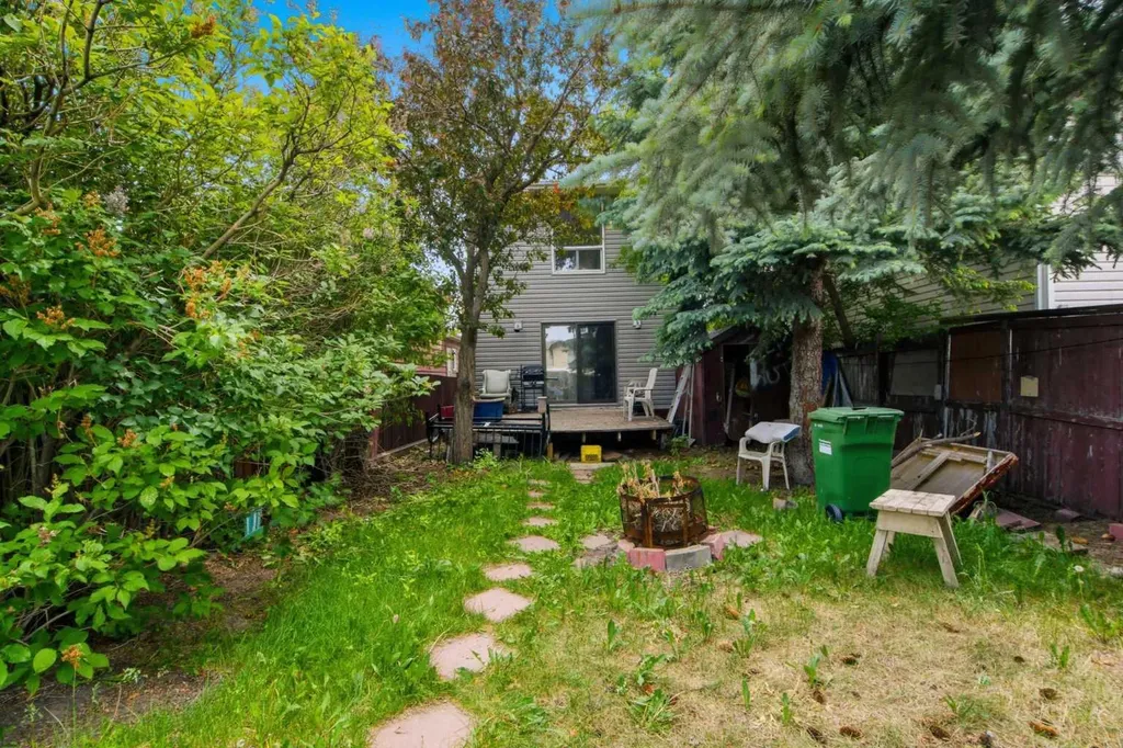 5 Martingrove Court NE Calgary AB T3J 2S3