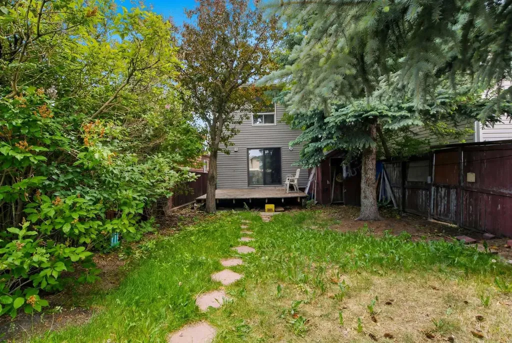 5 Martingrove Court NE Calgary AB T3J 2S3