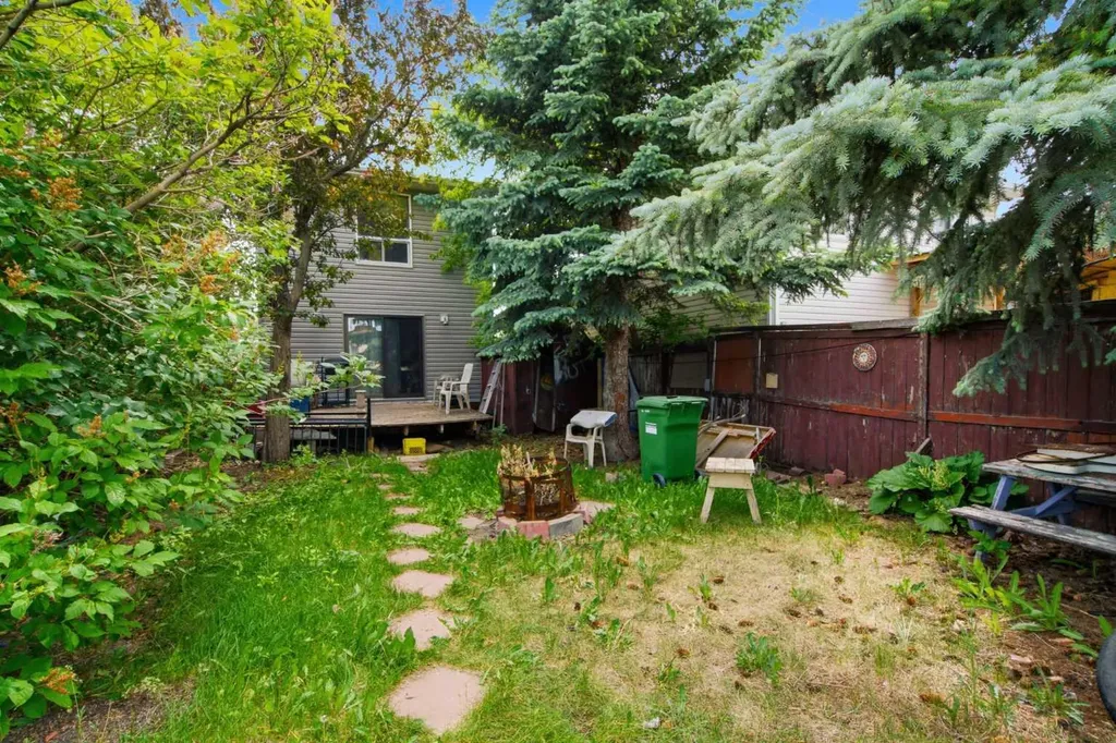 5 Martingrove Court NE Calgary AB T3J 2S3