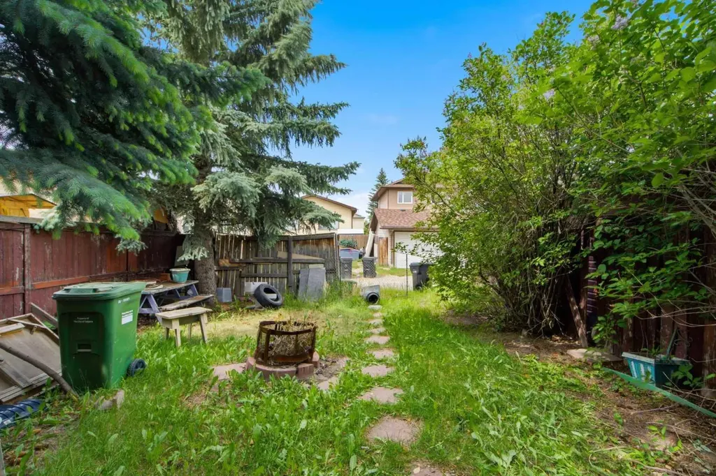 5 Martingrove Court NE Calgary AB T3J 2S3