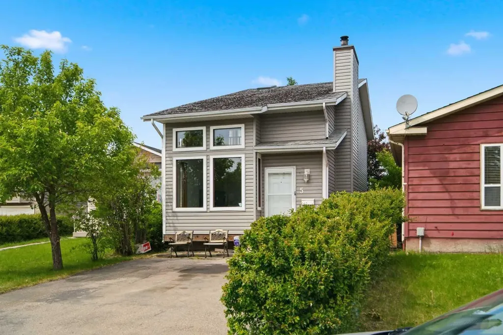5 Martingrove Court NE Calgary AB T3J 2S3