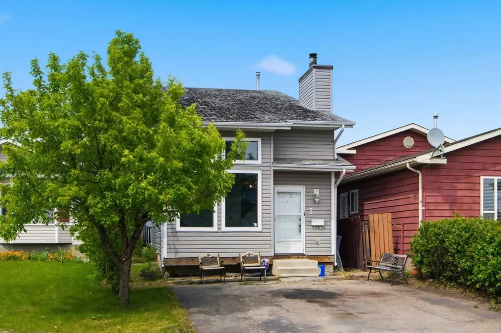 5 Martingrove Court NE Calgary AB T3J 2S3