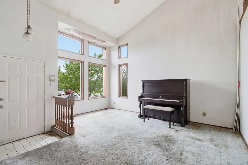 5 Martingrove Court NE Calgary AB T3J 2S3