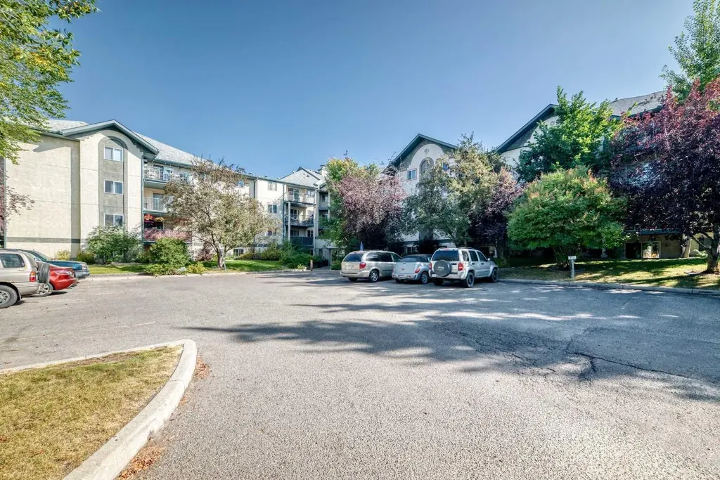 21 Dover Point SE Calgary AB T2B3J8