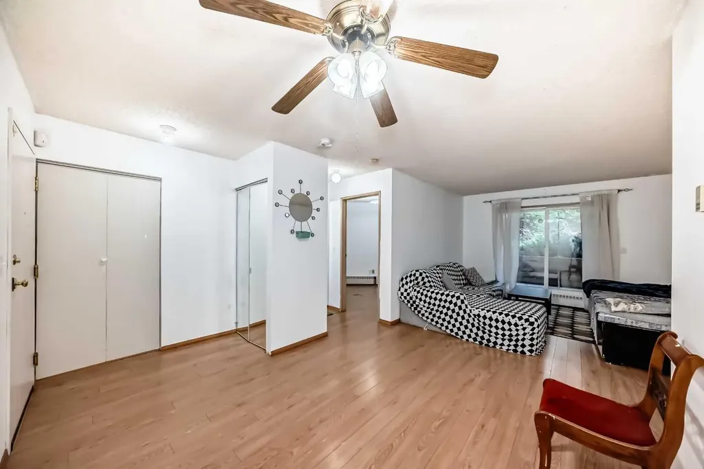 21 Dover Point SE Calgary AB T2B3J8