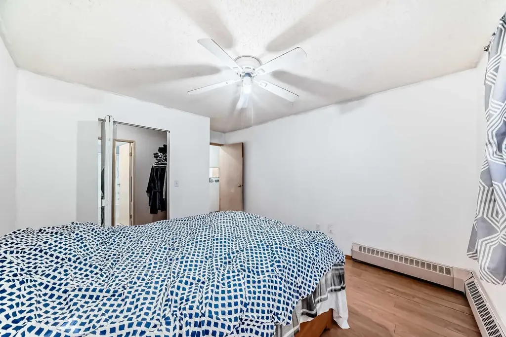 21 Dover Point SE Calgary AB T2B3J8