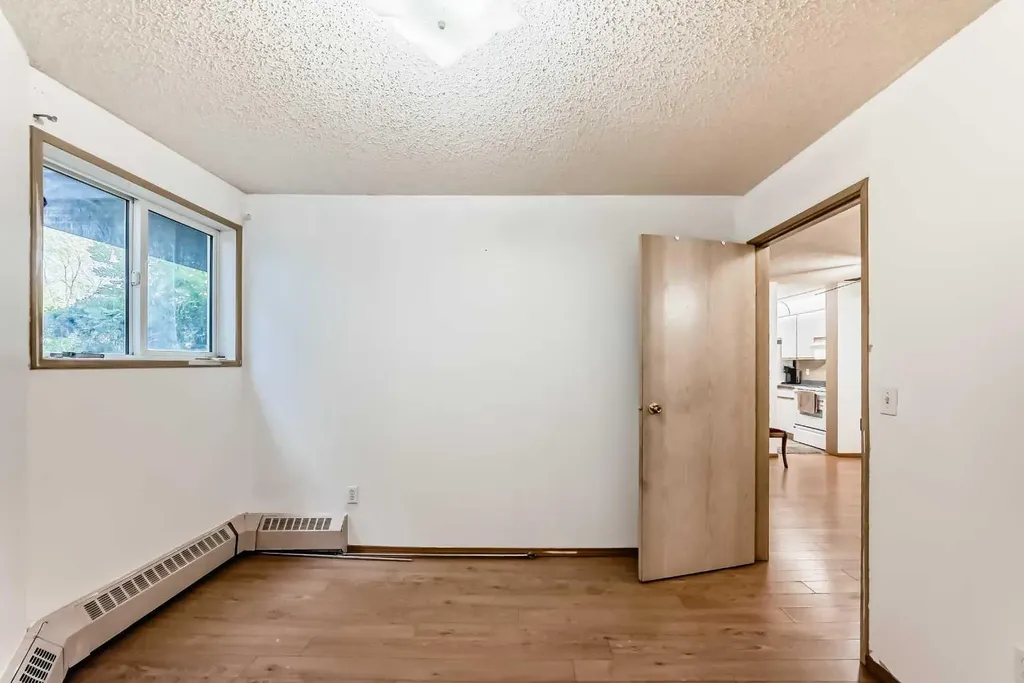 21 Dover Point SE Calgary AB T2B3J8