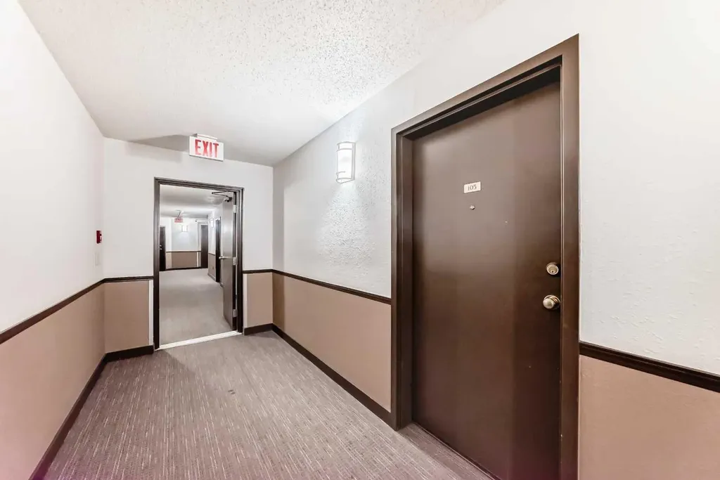 21 Dover Point SE Calgary AB T2B3J8