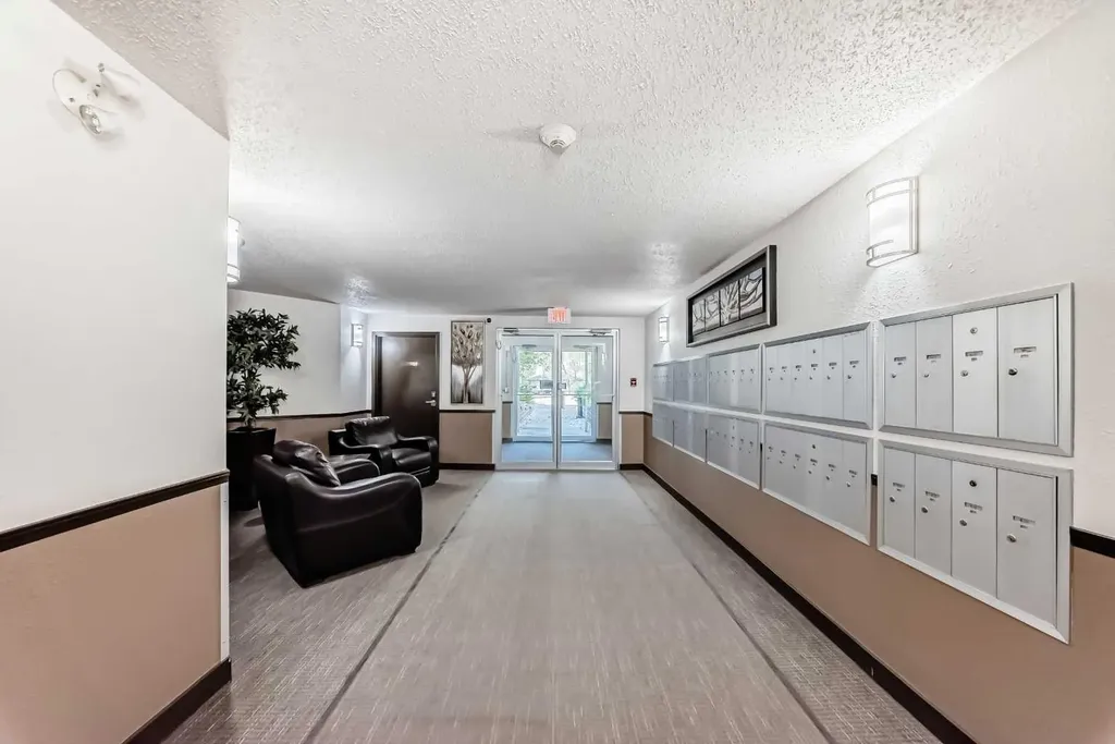 21 Dover Point SE Calgary AB T2B3J8