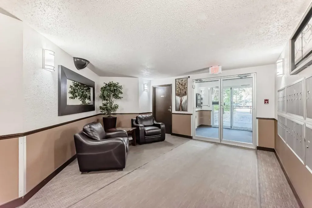 21 Dover Point SE Calgary AB T2B3J8