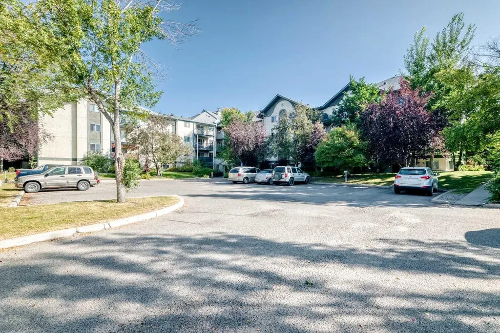 21 Dover Point SE Calgary AB T2B3J8