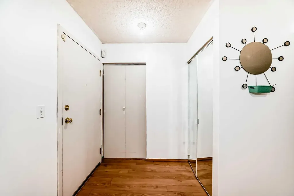21 Dover Point SE Calgary AB T2B3J8