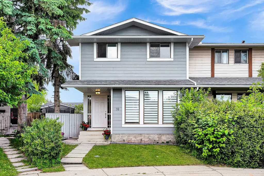 19 Templeton Bay NE Calgary AB T1Y 4l4