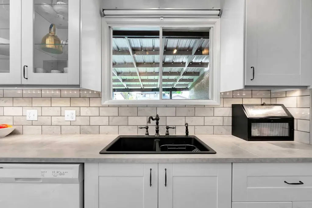 19 Templeton Bay NE Calgary AB T1Y 4l4