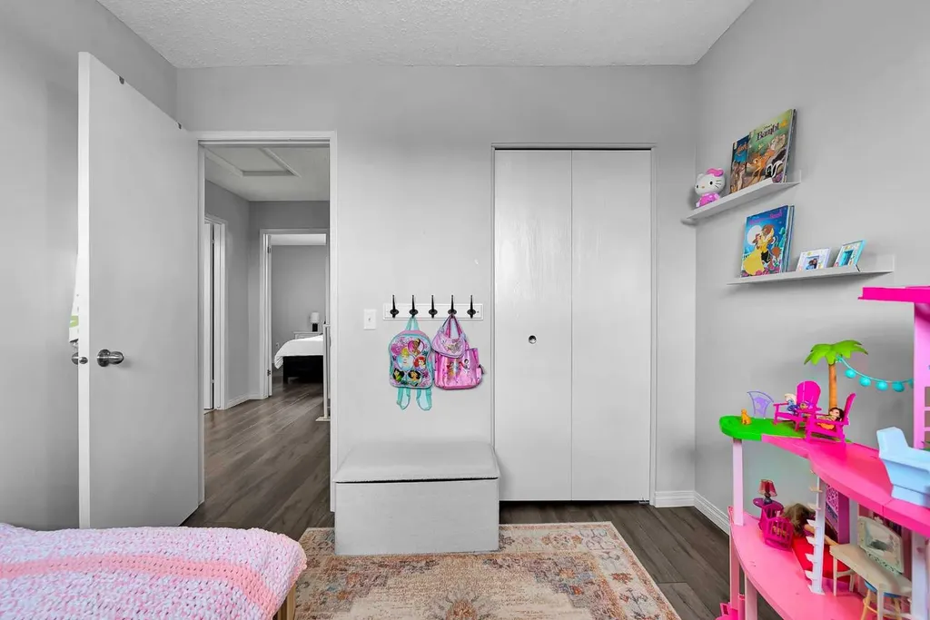 19 Templeton Bay NE Calgary AB T1Y 4l4