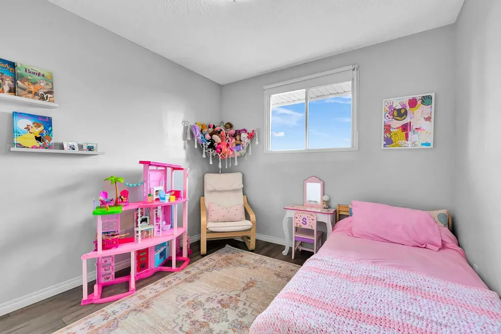 19 Templeton Bay NE Calgary AB T1Y 4l4