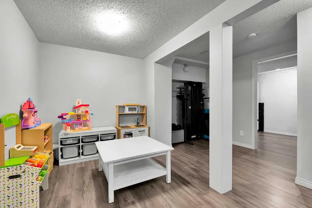 19 Templeton Bay NE Calgary AB T1Y 4l4