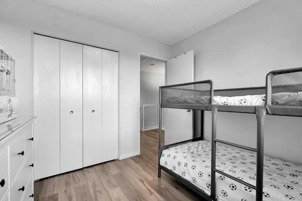 19 Templeton Bay NE Calgary AB T1Y 4l4