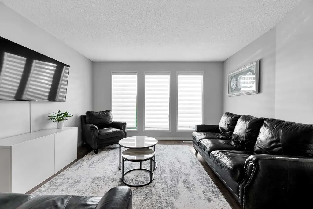 19 Templeton Bay NE Calgary AB T1Y 4l4