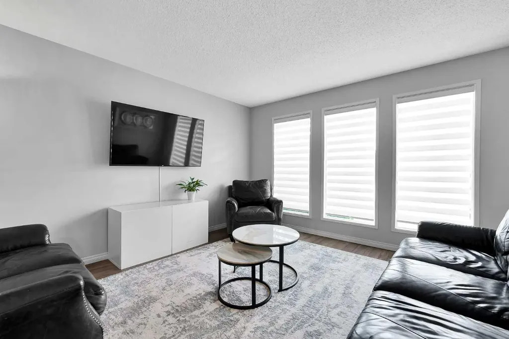 19 Templeton Bay NE Calgary AB T1Y 4l4