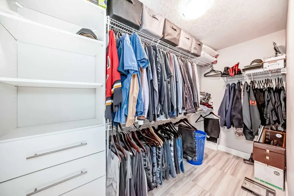 477 Legacy Boulevard SE Calgary AB T2X 7C9