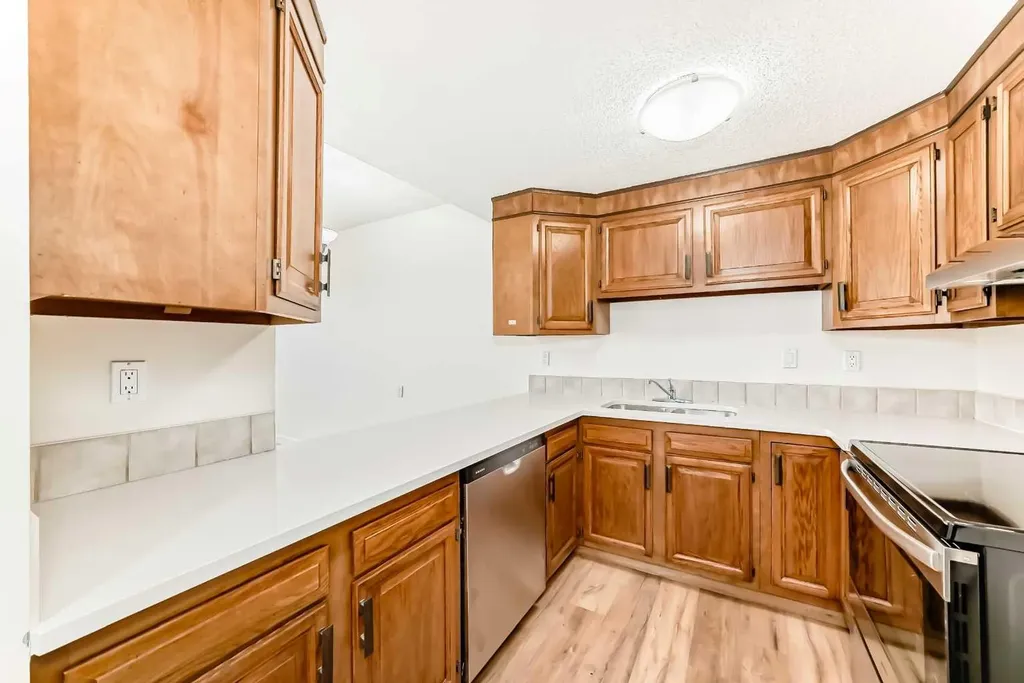 330 15 Avenue SW Calgary AB T2R 0P8