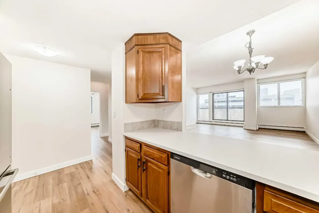 330 15 Avenue SW Calgary AB T2R 0P8