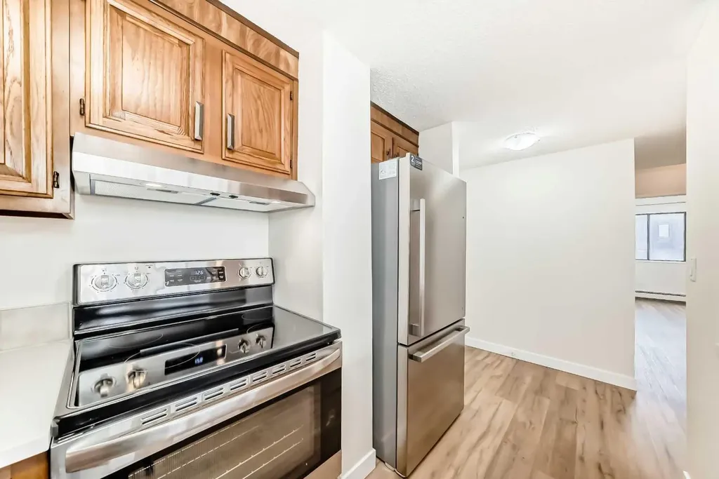 330 15 Avenue SW Calgary AB T2R 0P8