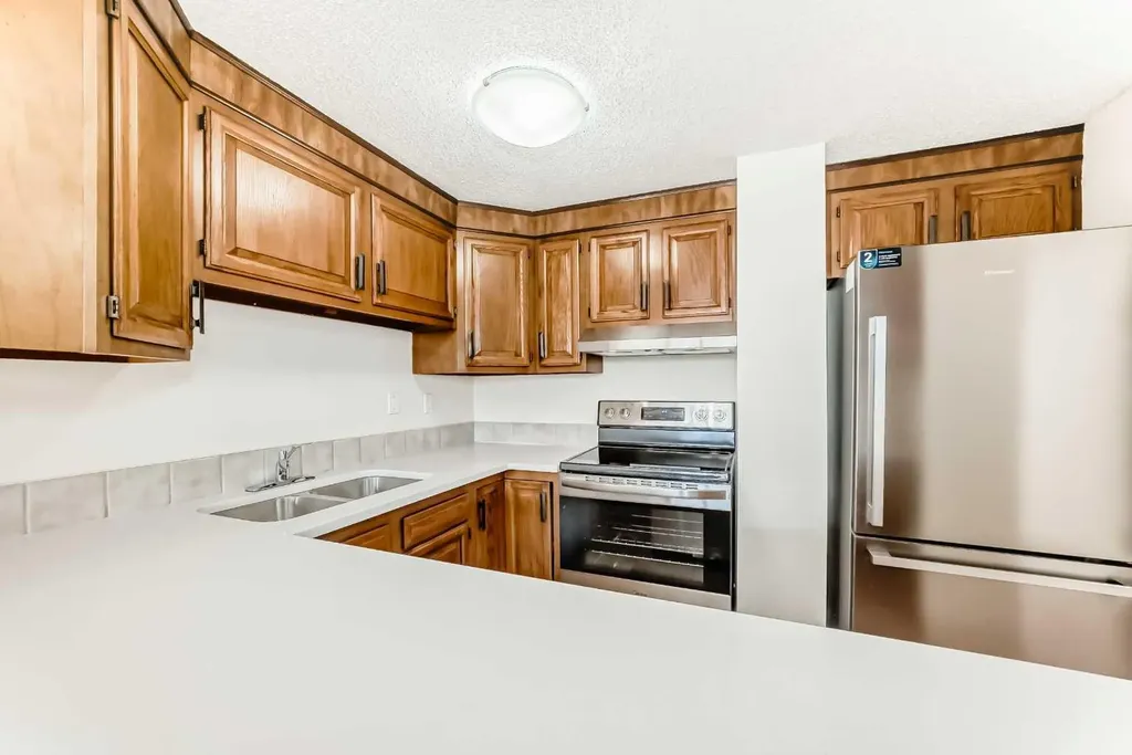 330 15 Avenue SW Calgary AB T2R 0P8