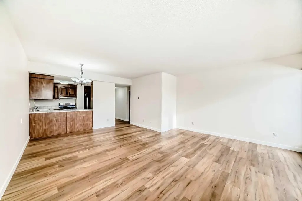 330 15 Avenue SW Calgary AB T2R 0P8