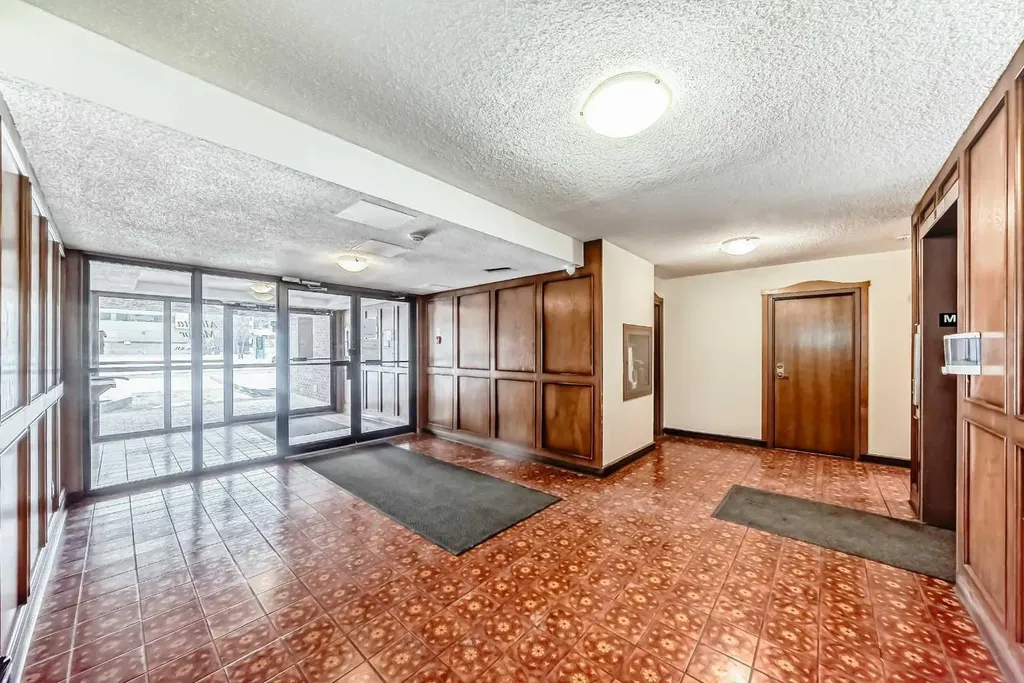 330 15 Avenue SW Calgary AB T2R 0P8