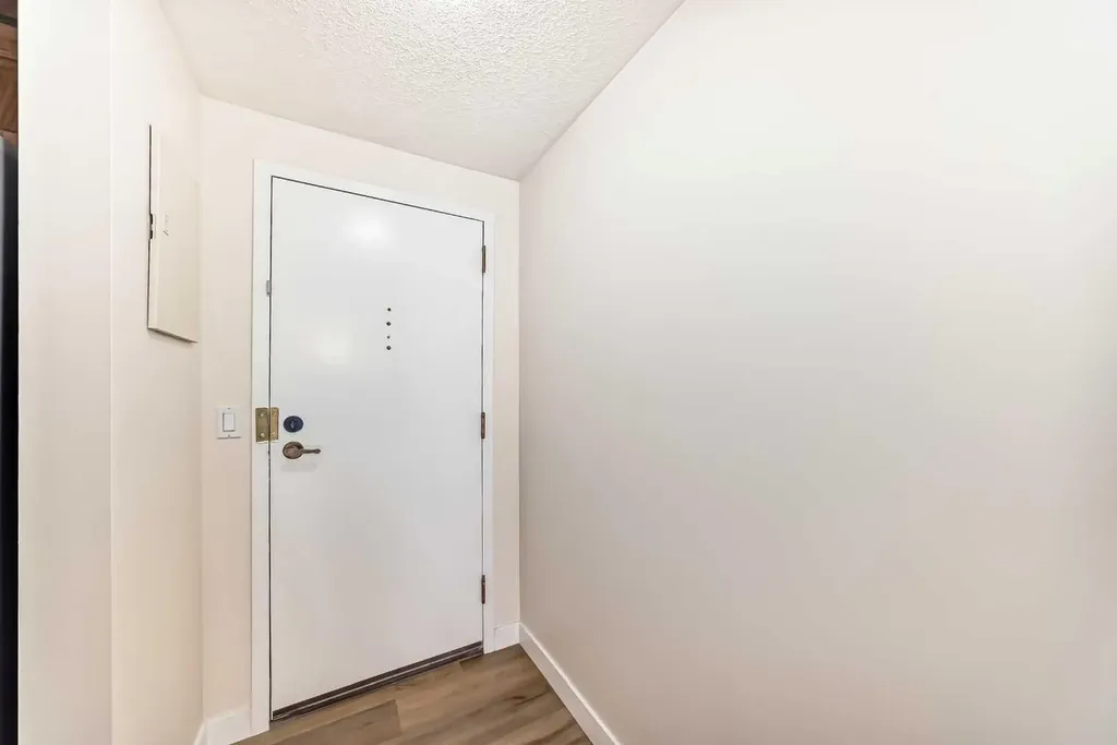 330 15 Avenue SW Calgary AB T2R 0P8