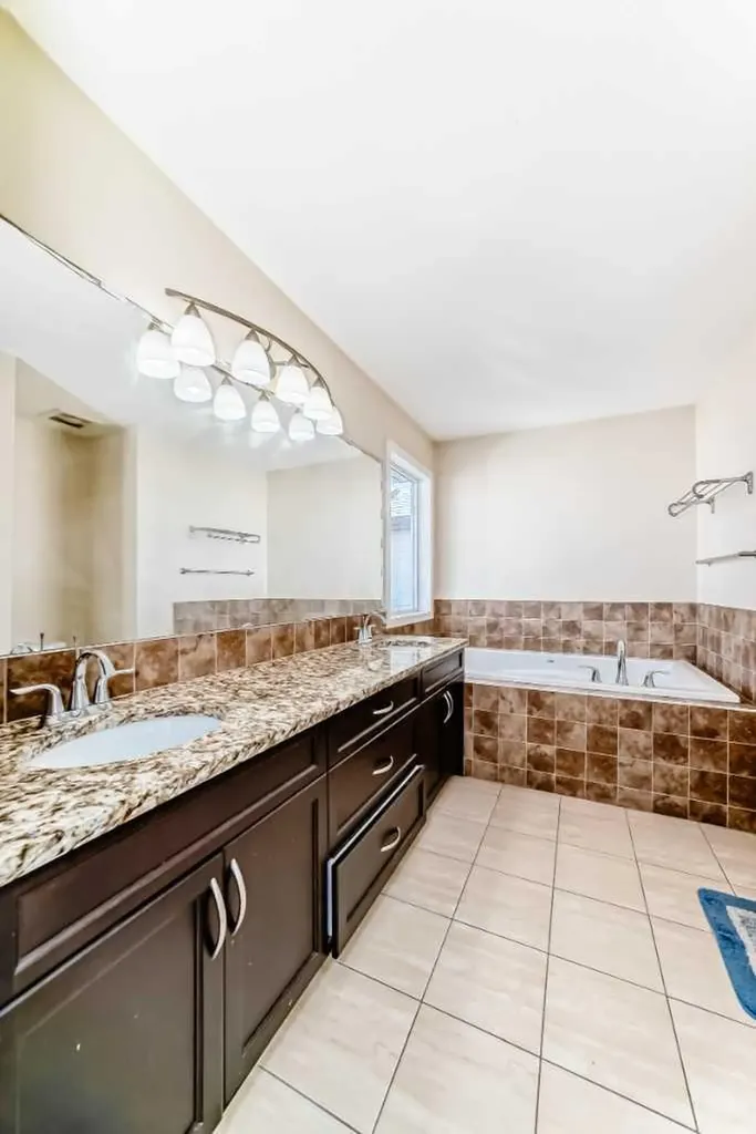 46 Cranford Gardens SE Calgary AB T3M 0W4