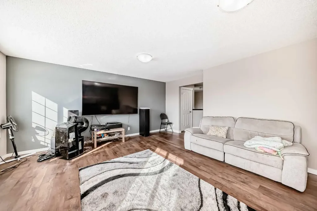 46 Cranford Gardens SE Calgary AB T3M 0W4