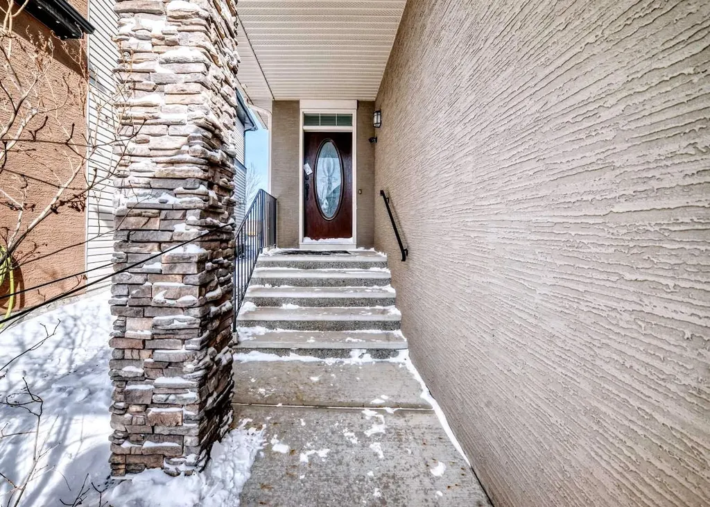 46 Cranford Gardens SE Calgary AB T3M 0W4