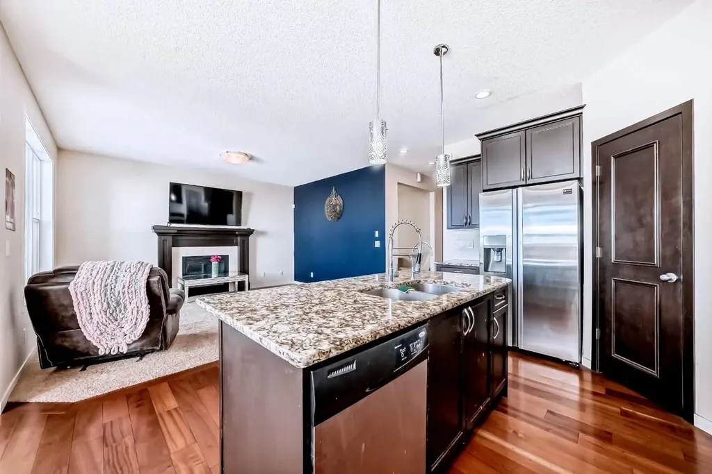 46 Cranford Gardens SE Calgary AB T3M 0W4
