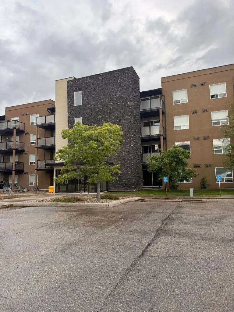 9124 96 Avenue Grande Prairie AB T8X 0A1